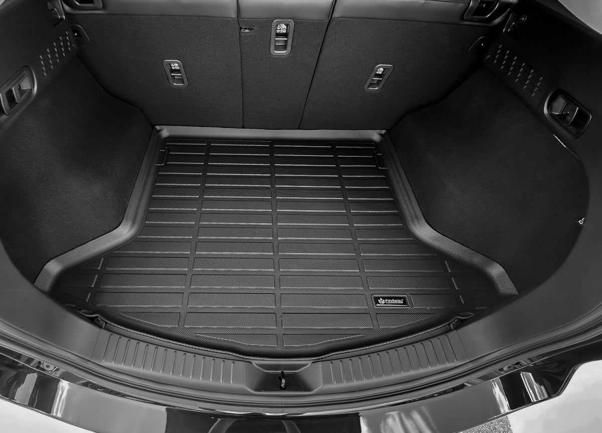 Car trunk of Mazda CX-5 with a Findway cargo mat inside